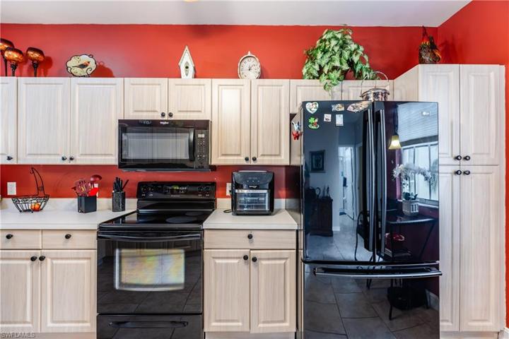 655  Luisa  LN, Naples, FL 34104