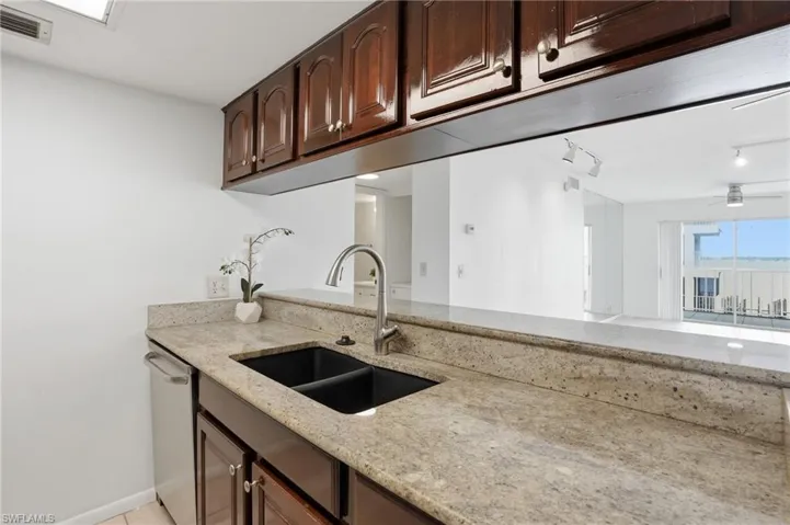 2885 Palm Beach Blvd 301, Fort Myers, Florida 33916