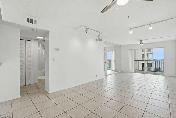 2885 Palm Beach Blvd 301, Fort Myers, Florida 33916