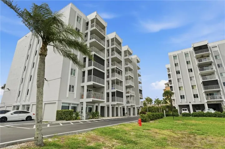 2885 Palm Beach Blvd 301, Fort Myers, Florida 33916