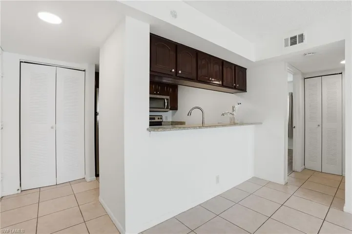 2885 Palm Beach Blvd 301, Fort Myers, Florida 33916