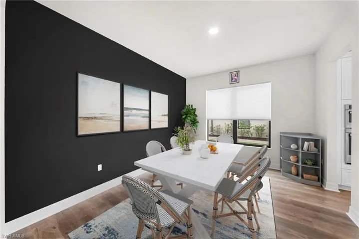 Dining/Staged furniture