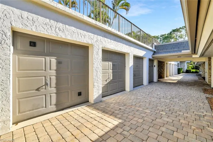 1111  Wildwood  LN, Naples, FL 34105