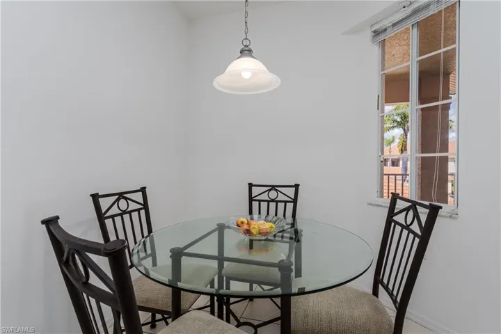 3972  Bishopwood E CT, Naples, FL 34114