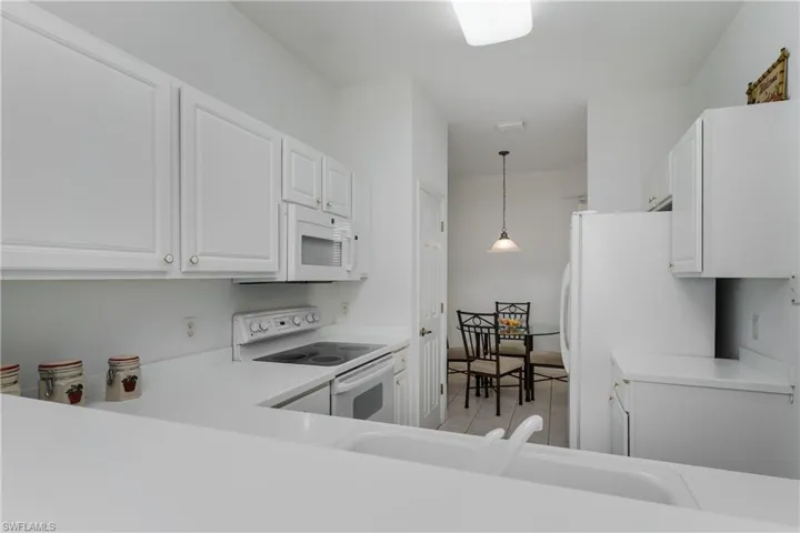 3972  Bishopwood E CT, Naples, FL 34114