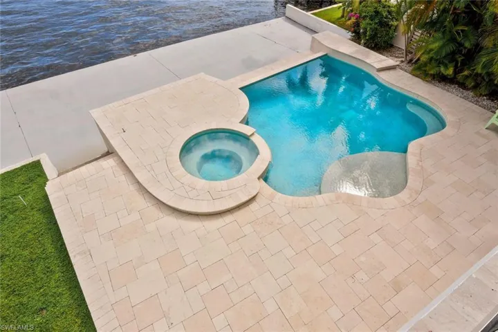 2302 SE 28th  ST, Cape Coral, FL 33904