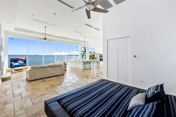 second floor - Master Suite