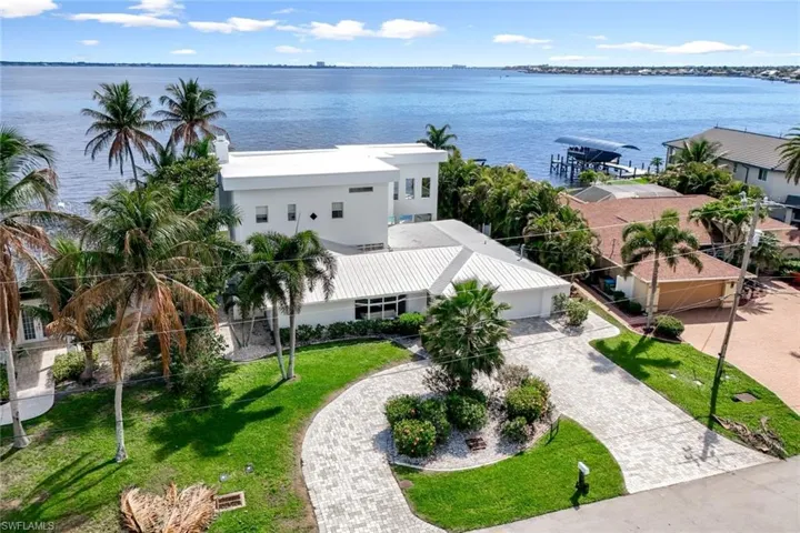 2302 SE 28th  ST, Cape Coral, FL 33904