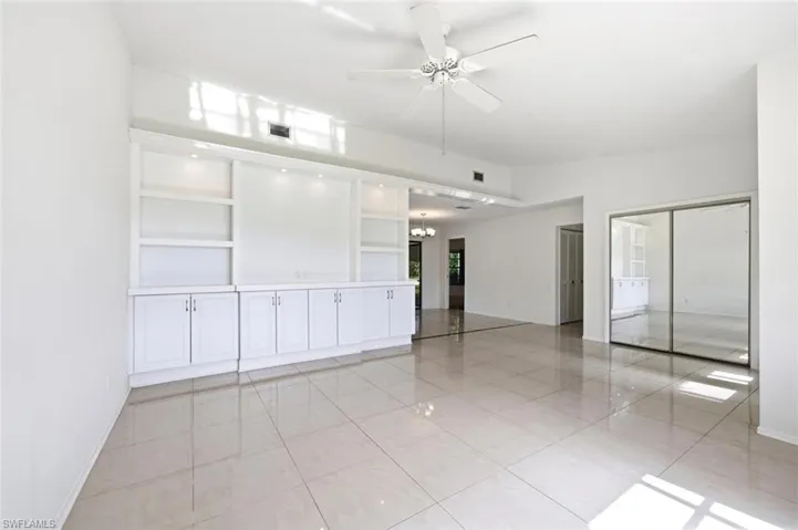 102 Round Key Cir G3, Naples, Florida 34112