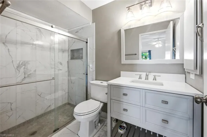 102 Round Key Cir G3, Naples, Florida 34112