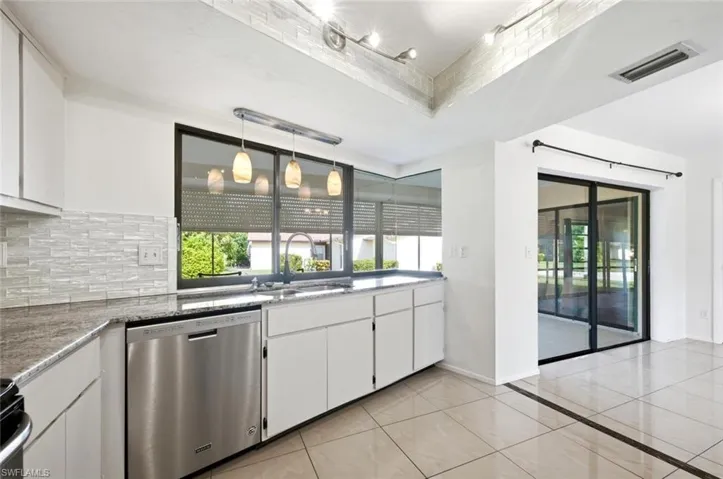 102 Round Key Cir G3, Naples, Florida 34112