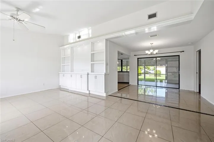 102 Round Key Cir G3, Naples, Florida 34112