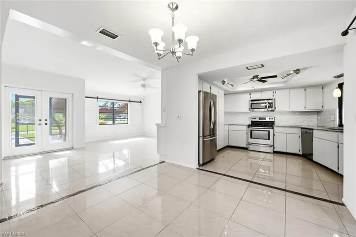 102 Round Key Cir G3, Naples, Florida 34112