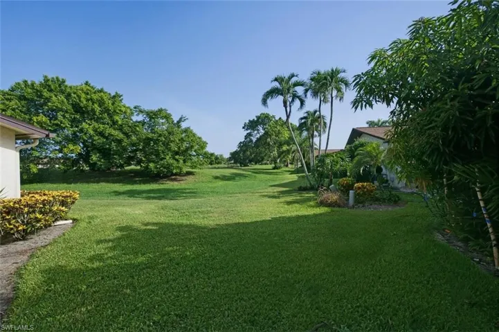 102 Round Key Cir G3, Naples, Florida 34112