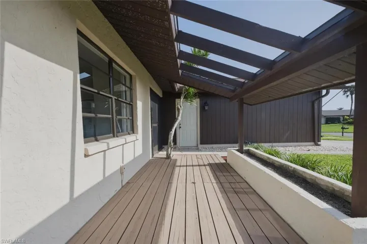 102 Round Key Cir G3, Naples, Florida 34112