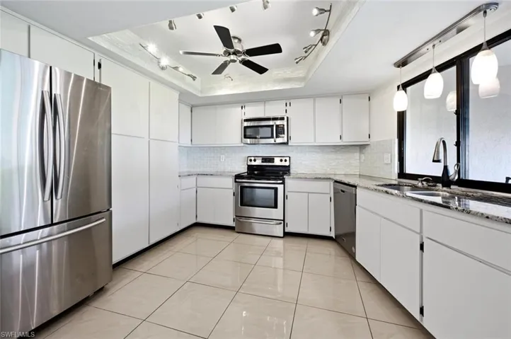 102 Round Key Cir G3, Naples, Florida 34112