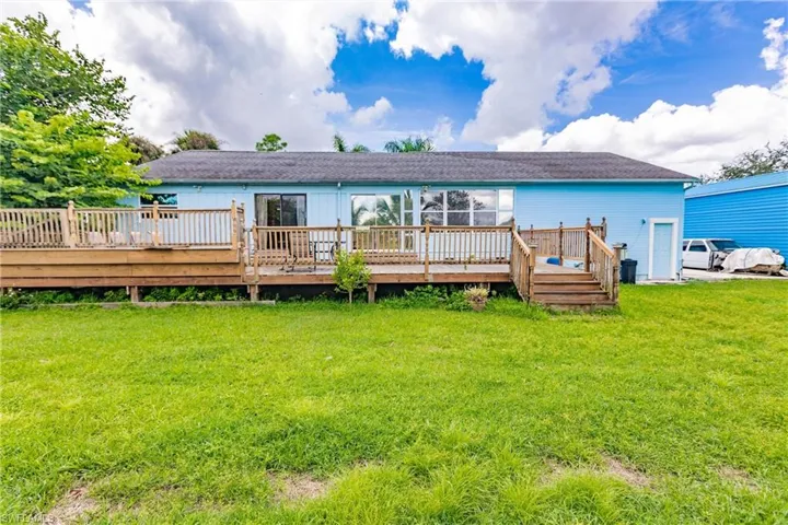 2406  Queen  DR, Lehigh Acres, FL 33971