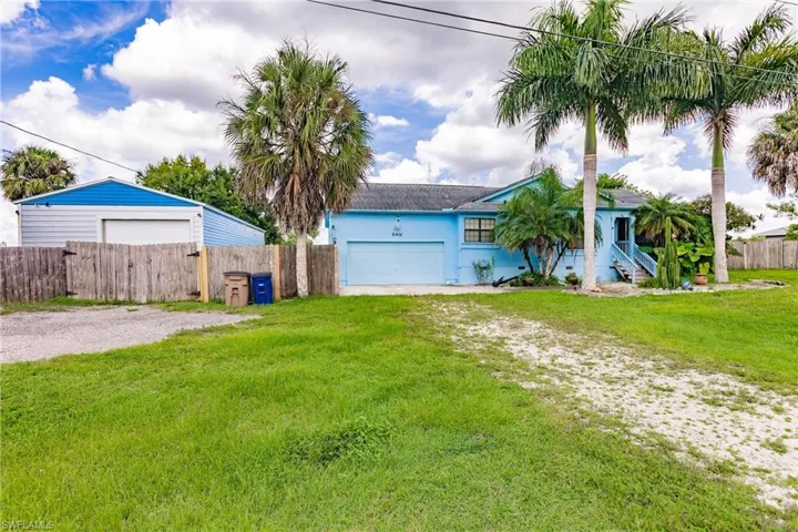 2406  Queen  DR, Lehigh Acres, FL 33971