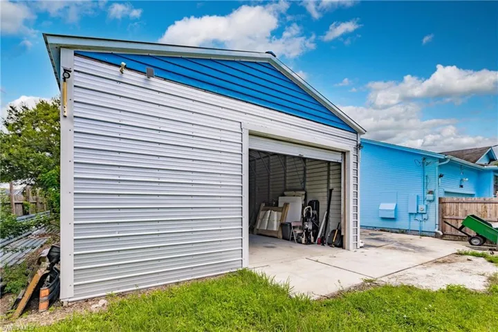 2406  Queen  DR, Lehigh Acres, FL 33971