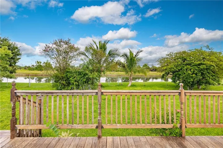 2406  Queen  DR, Lehigh Acres, FL 33971