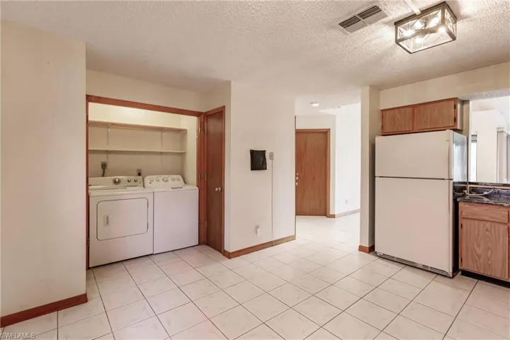 2406  Queen  DR, Lehigh Acres, FL 33971