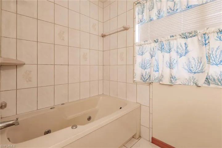 2406  Queen  DR, Lehigh Acres, FL 33971