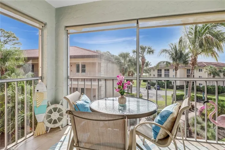 1025 Foxfire LN # 301, NAPLES FL 34104
