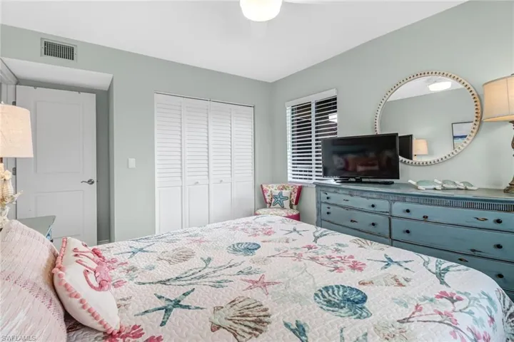 1025 Foxfire LN # 301, NAPLES FL 34104