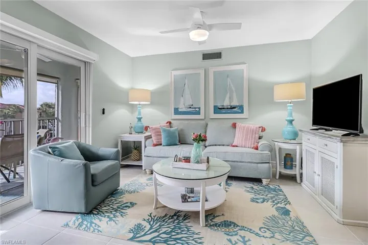 1025 Foxfire LN # 301, NAPLES FL 34104