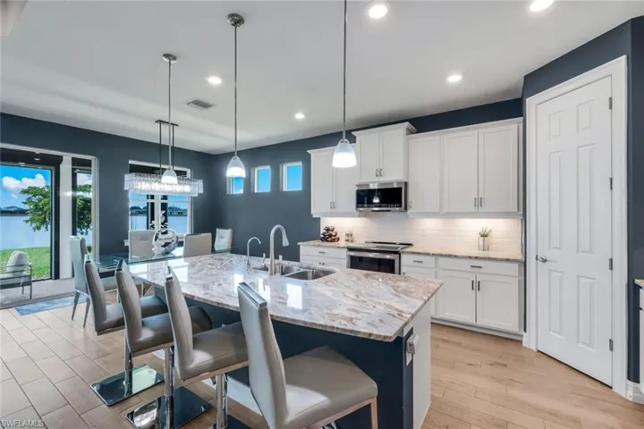 950 Stonewater Lake Ter, Cape Coral, Florida 33993