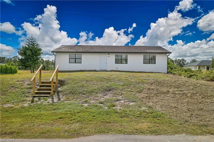 3301 38th St Sw, Lehigh Acres, Florida 33976