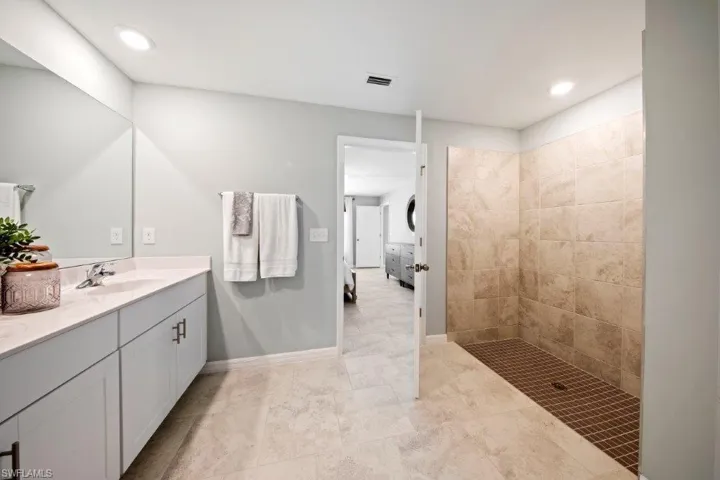 3205 Nw 3rd Pl, Cape Coral Fl 33993