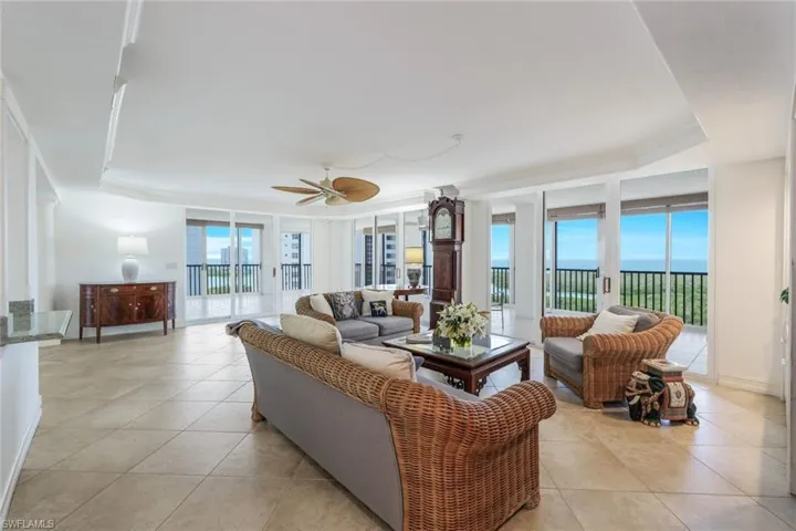 GREATROOM/LIVINGROOM WITH FANASTASIC VIEWS OF THE GULF OF MEXICO FROM FROM STATFORD 10TH FLOOR END UNIT