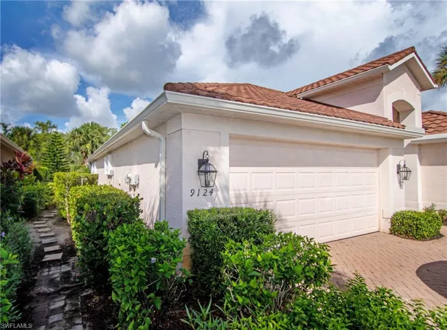 9124 Shadow Glen Way, Fort Myers, Florida 33913
