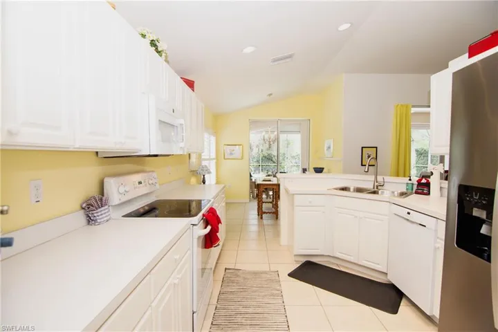 9124 Shadow Glen Way, Fort Myers, Florida 33913