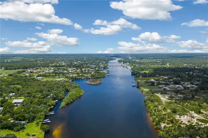 18180 N Olga Dr, Alva, Florida 33920
