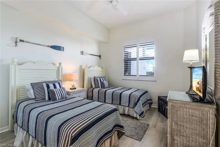 470 Launch Cir V-604, Naples, Florida 34108