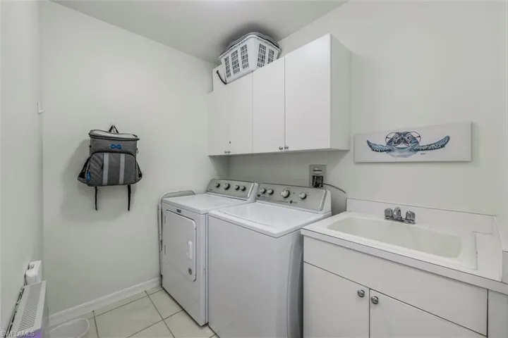 470 Launch Cir V-604, Naples, Florida 34108