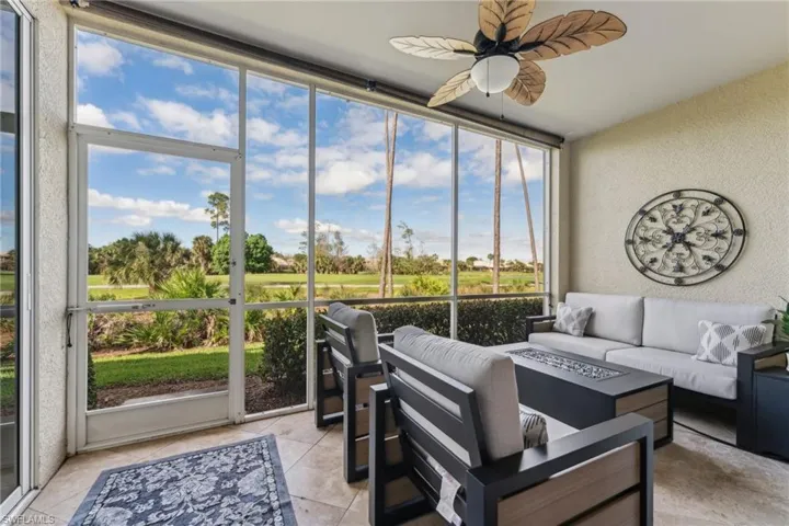 Sunroom with ceiling fan