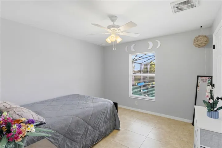 Inviting retreat for friends and family, featuring natural light and a serene atmosphere.