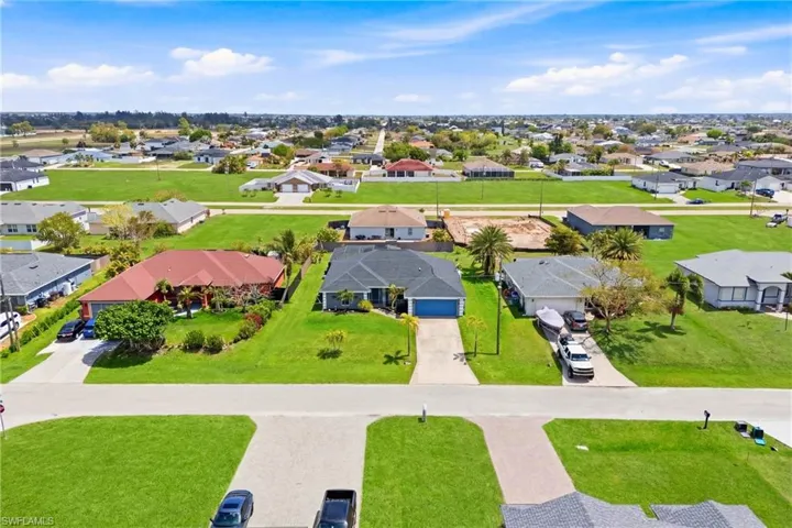 Perfectly positioned, this overhead view highlights the home’s proximity to nearby conveniences while maintaining a sense of privacy.