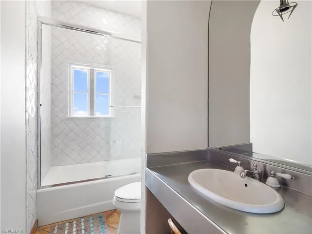 Upstairs Guest Bathroom #2