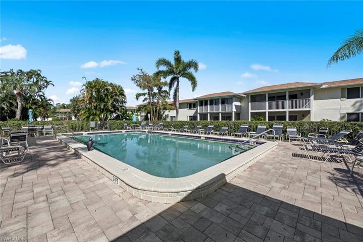Pool #10 only 2 minute walk from condo