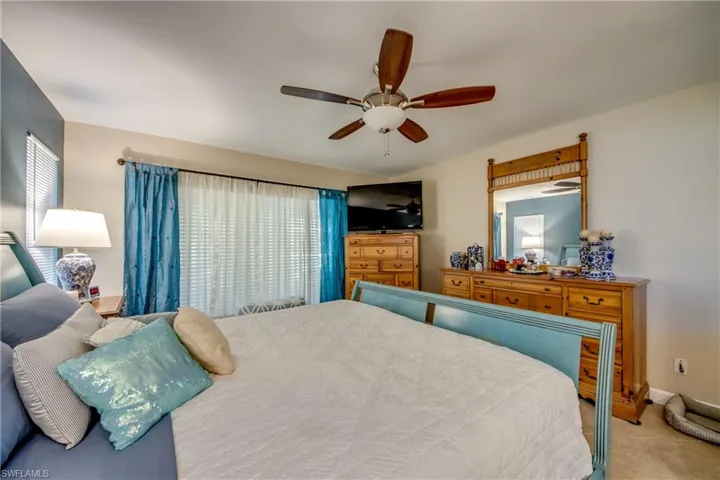 Bedroom with ceiling fan