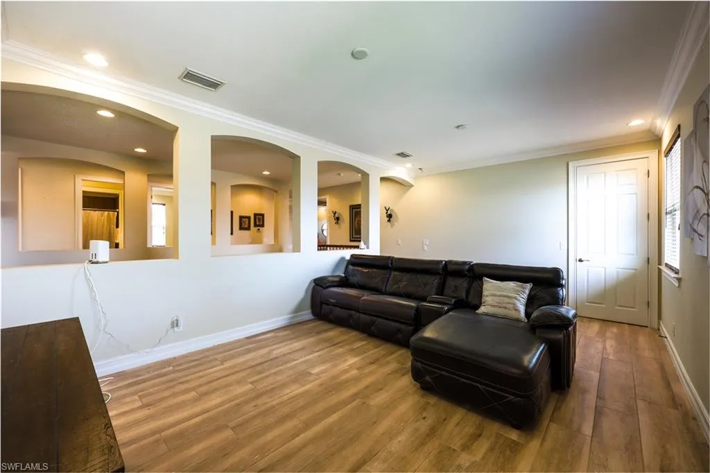 3330 Banyon Hollow LOOP, North Fort Myers, FL 33903,225063677