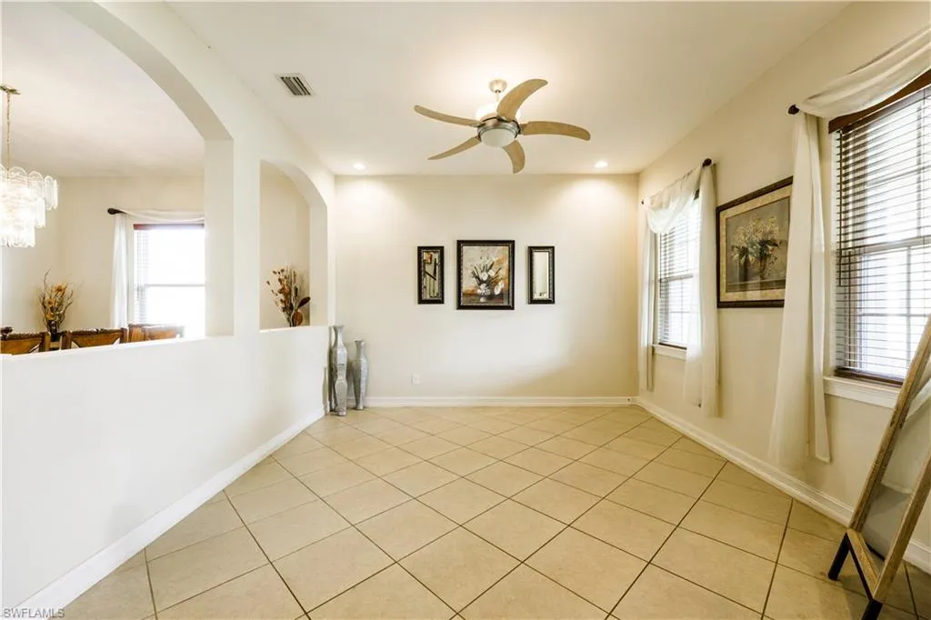3330 Banyon Hollow LOOP, North Fort Myers, FL 33903,225063677