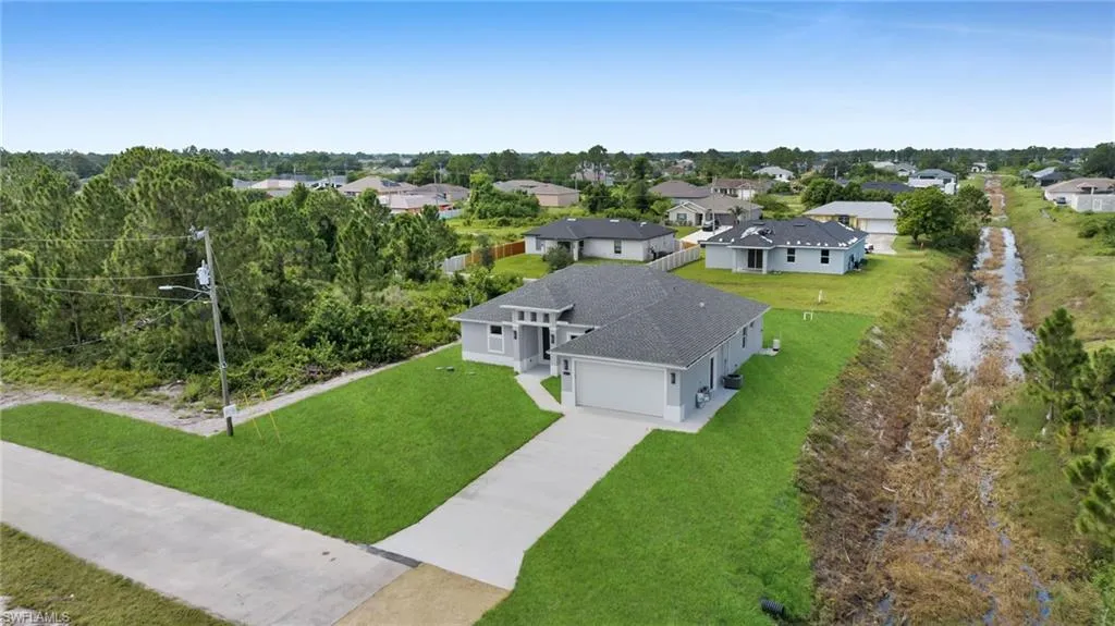 2613 18th ST, Lehigh Acres, FL 33976,2025000248