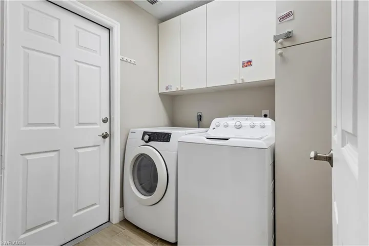 2546 Sw 30th St, Cape Coral, Florida 33914