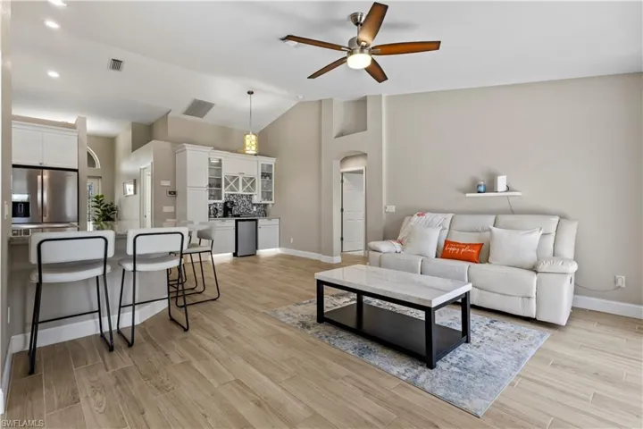 2546 Sw 30th St, Cape Coral, Florida 33914