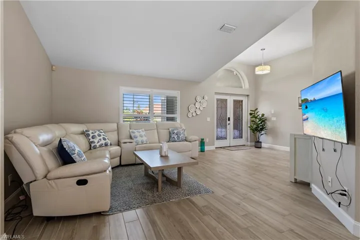 2546 Sw 30th St, Cape Coral, Florida 33914